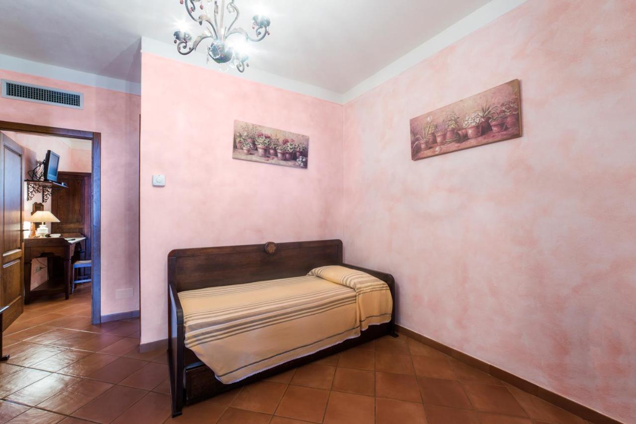 Hotel Relais Pian Delle Starze 卡梅罗塔的码头 外观 照片