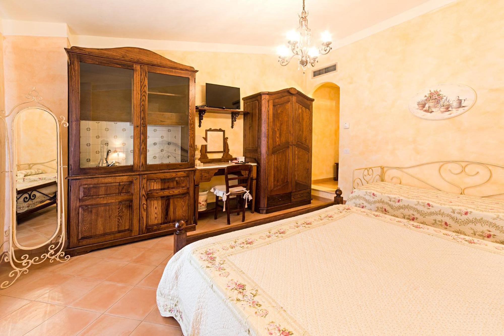 Hotel Relais Pian Delle Starze 卡梅罗塔的码头 外观 照片