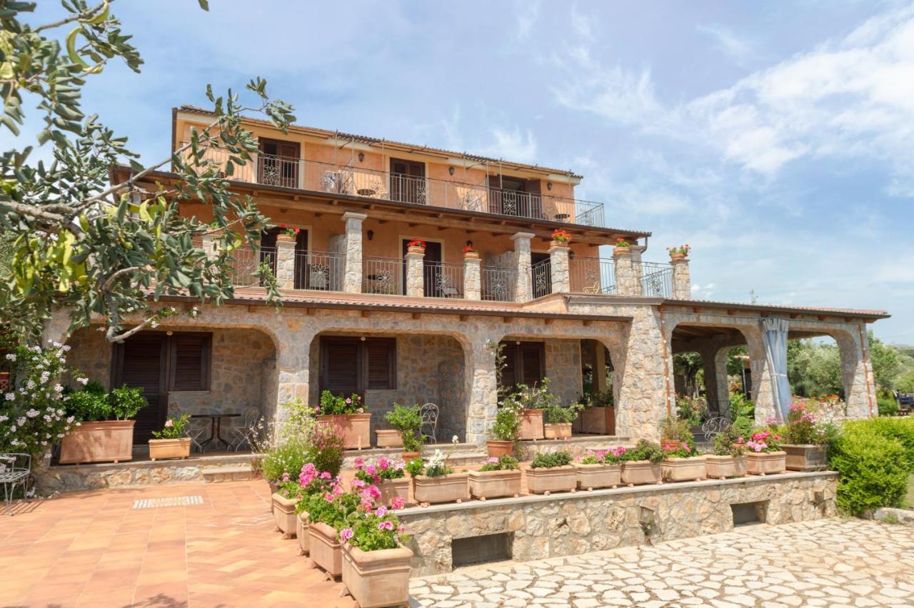 Hotel Relais Pian Delle Starze 卡梅罗塔的码头 外观 照片