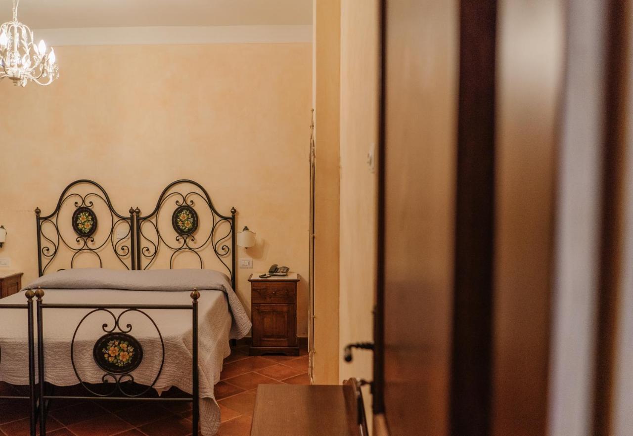 Hotel Relais Pian Delle Starze 卡梅罗塔的码头 外观 照片