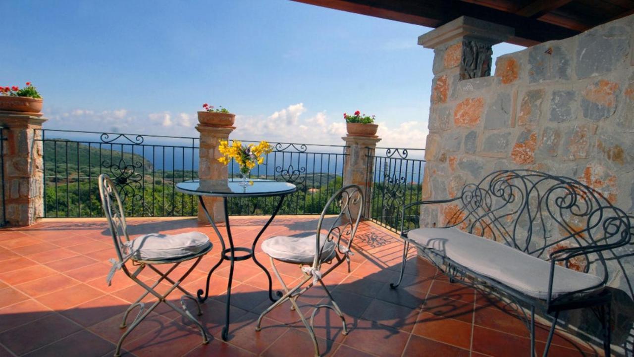 Hotel Relais Pian Delle Starze 卡梅罗塔的码头 外观 照片